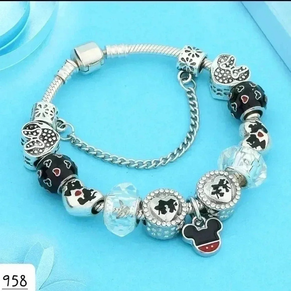 Mickey Mouse Hot Charm Bracelet - Picture 1 of 2